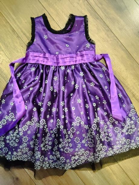 Slávnostné šaty, 104