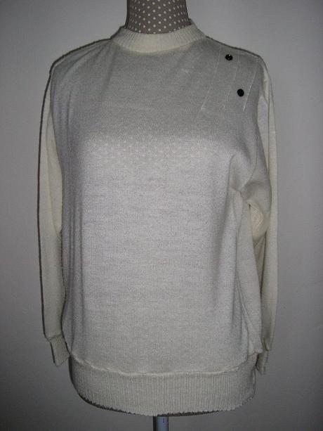 1368. biely pulóver, l