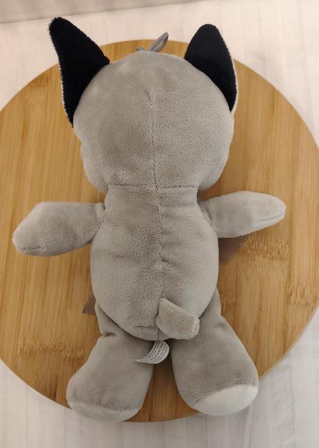 Plyšový sivo biely vlk wiley, gmpromotion, 28 cm, 