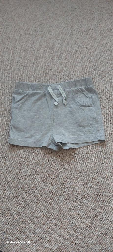 Šortky, f&f,92