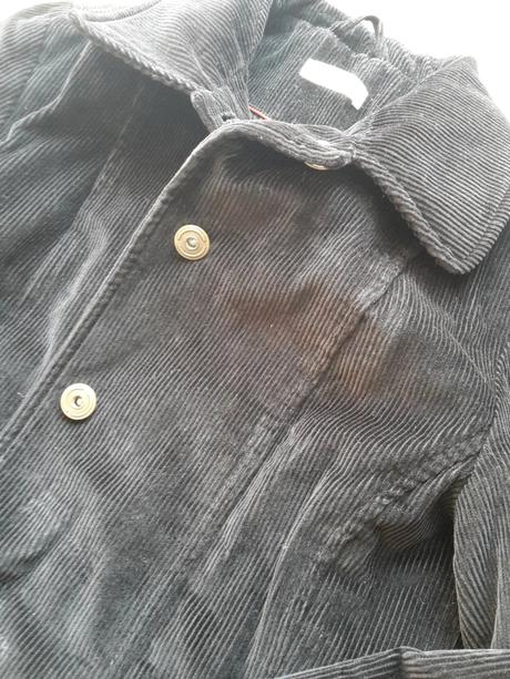 Menčestrový kabát, 40