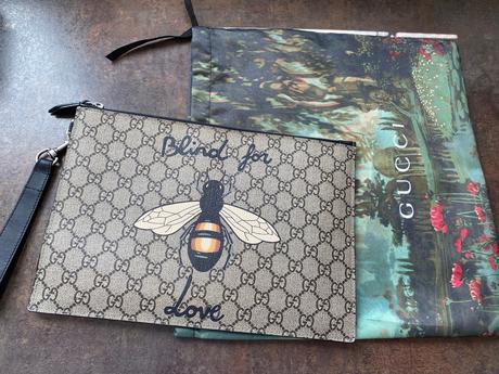 Original gg supreme blind for love wristlet pouch, gucci