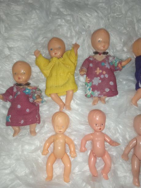 Igra, plaváček, staré bábiky,