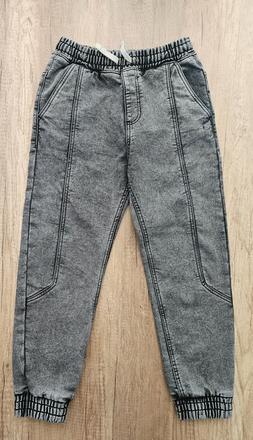 Čierne džínsy, reserved,152