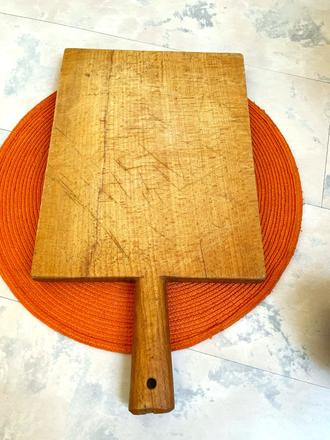 Masívne hrubé staré denko,