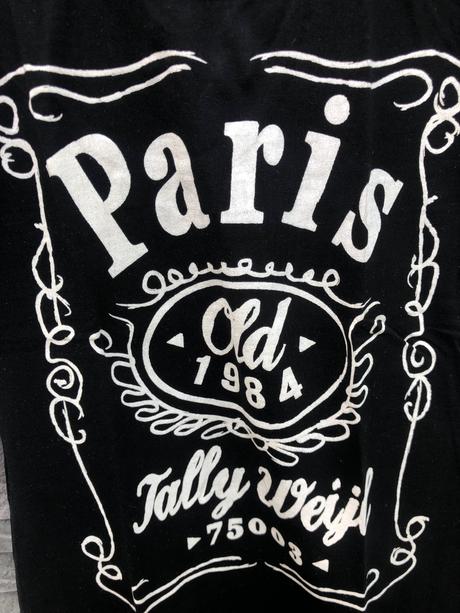 Obtiahnuté šaty, 36