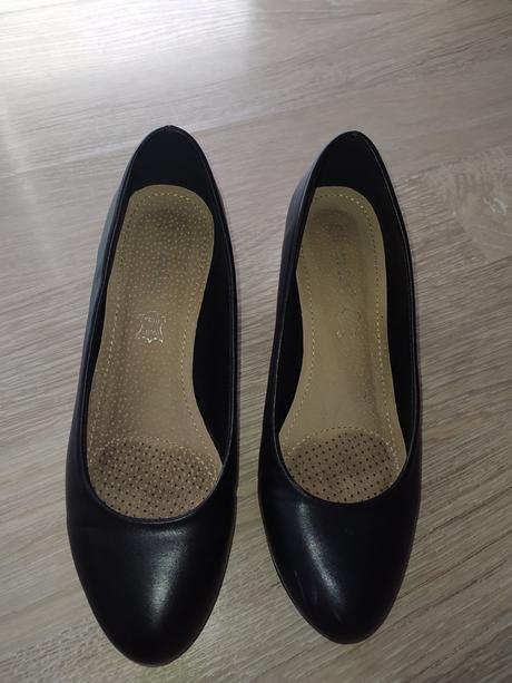 Lodičky s koženou stielkou, 38