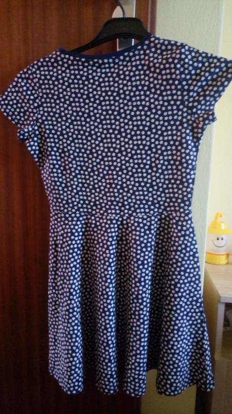 Šaty s kvetinkami, 140