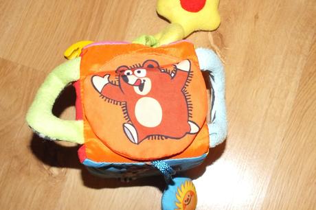 Interaktivne zvukove kocky vyborny stav, 