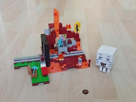Lego minecraft 21143 podzemná brána, 