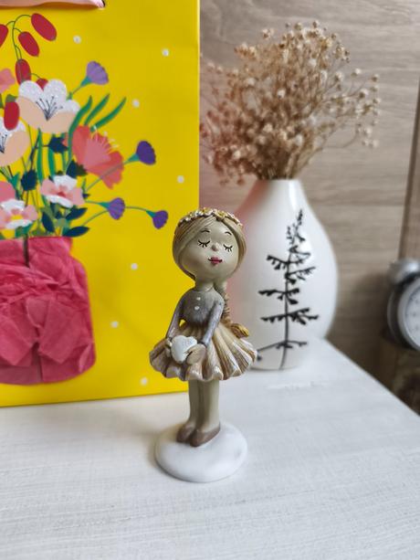 Krásna postavička dievčatko, 