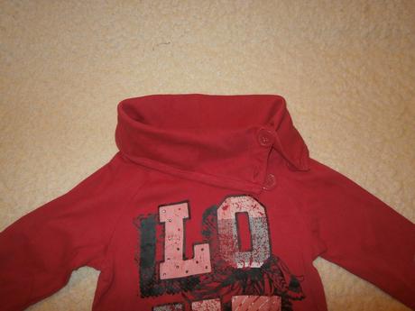 Mikina so zaujímavým golierom, 128