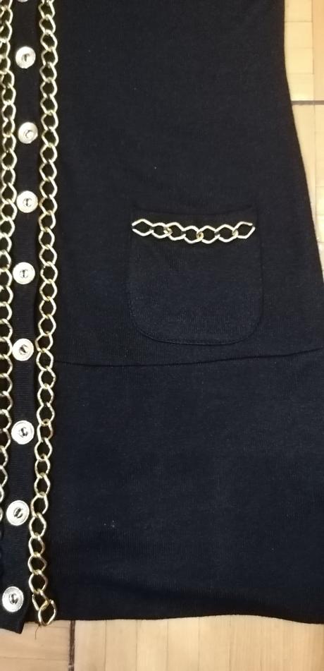 Čierny predlžený svetrík s reťazou, m