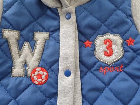 Vestička s kapucou, 74