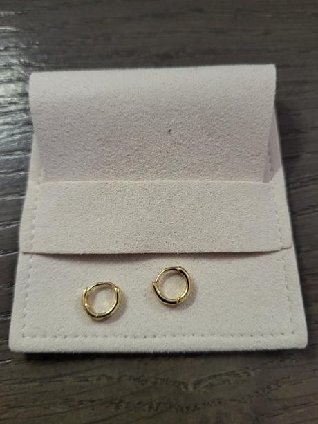 Malé pozlátené strieborné náušnice, 