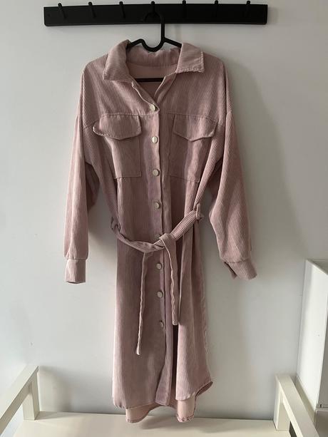 Menčestrové šaty, m