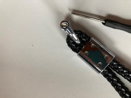 Čierna kľúčenka ford, tom ford