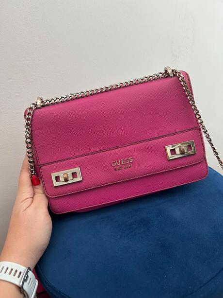 Guess cyklamenova kabelka, guess