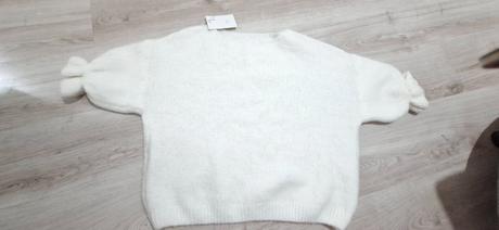 Biely sveter, l