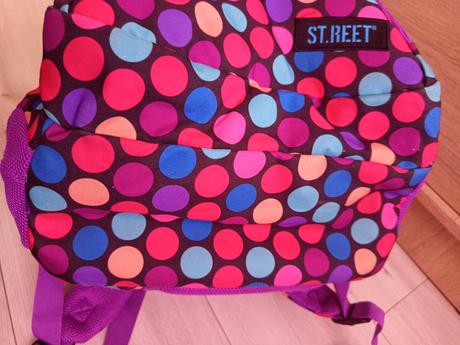 Bodkovaný školský batoh, 