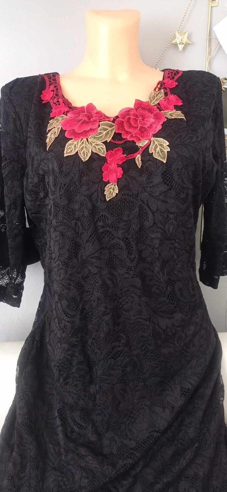 Krajkované šaty 42/44, 42