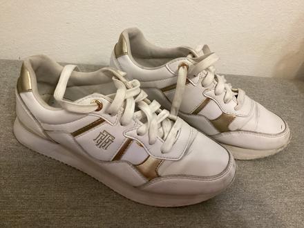 Tenisky s poškodením, tommy hilfiger,36