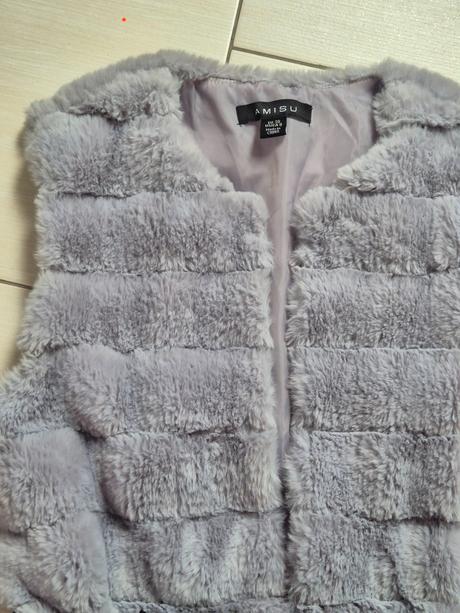Šedá kožušinková vesta, amisu,38