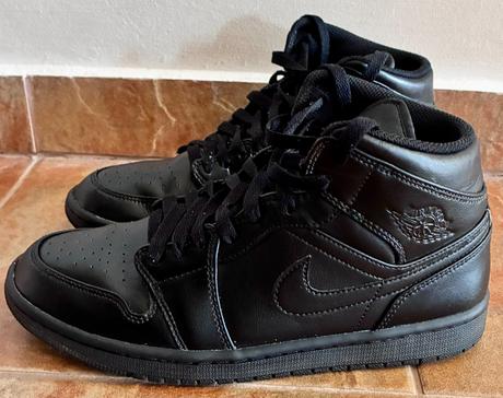 Nike air jordan 1 mid triple black veľ. 42, air jordan,42