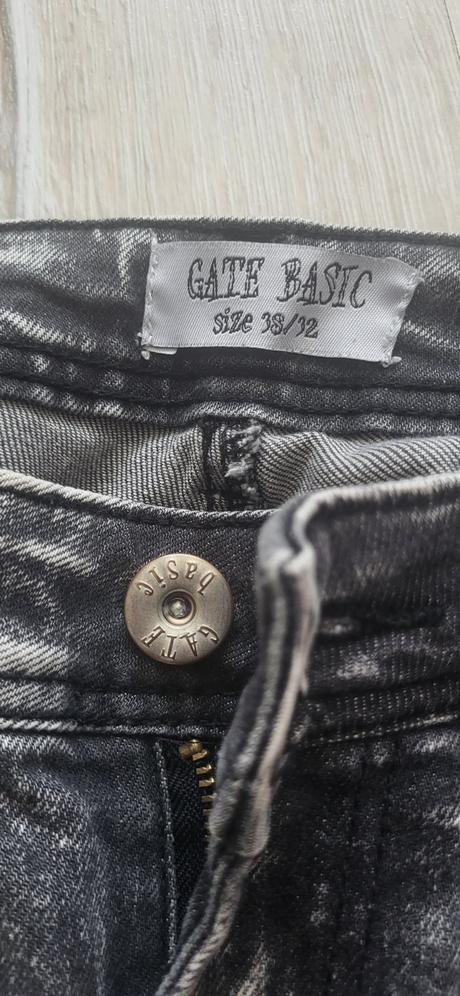 Šedé džínsy, gate,s