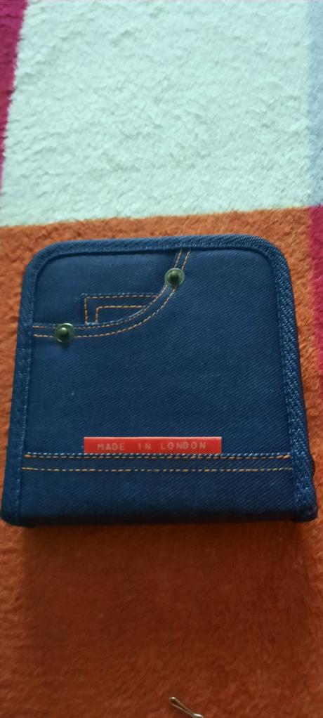 Puzdro na kozmetiku rimel,