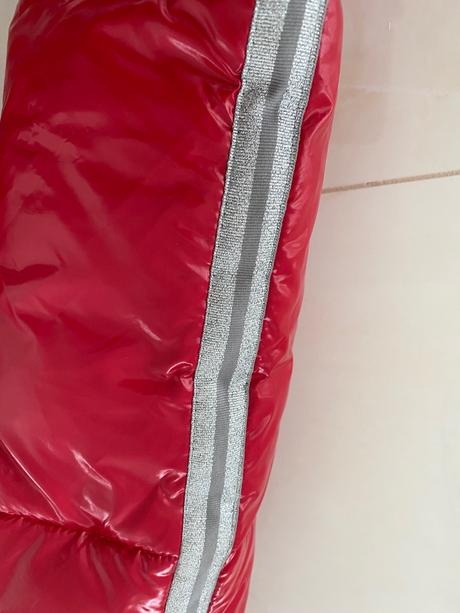 Červená bunda, benetton,140