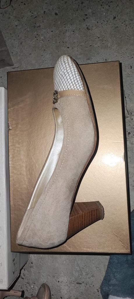 Koženné poltopánky, 40