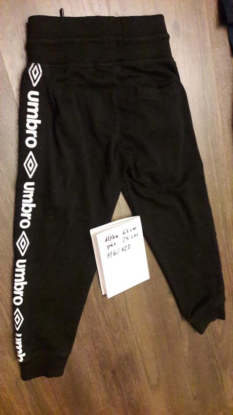 Tepláky na štíhleho chlapca, umbro,116