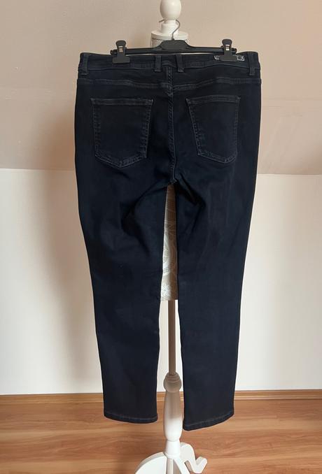 4 nohavíc 38, 42, m