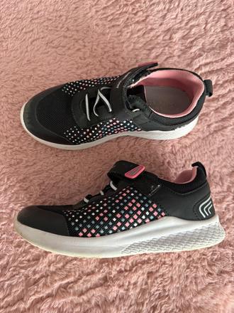 Tenisky, 33