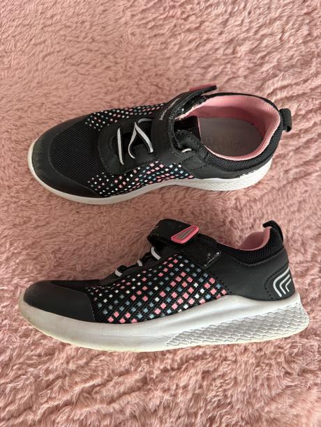 Tenisky, 33