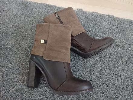 Kvalitne kozene kotnikove cizmicky, 39