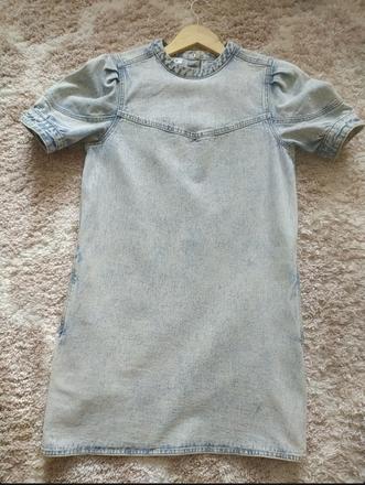 Kvalitné riflové šaty, s