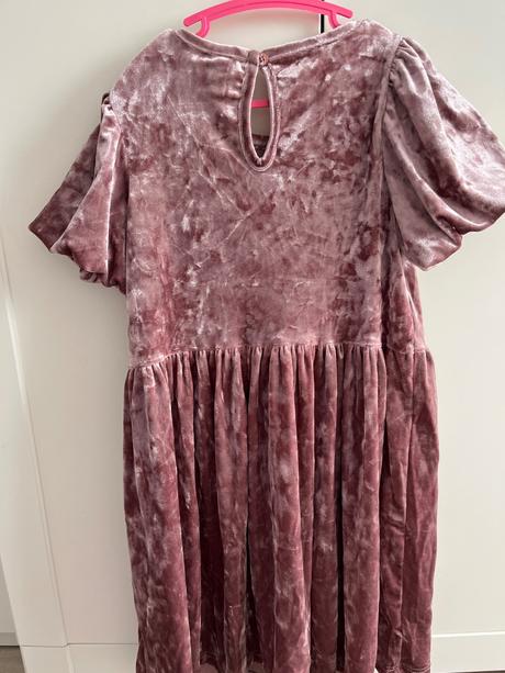 Semišove saty nove, pepco,134