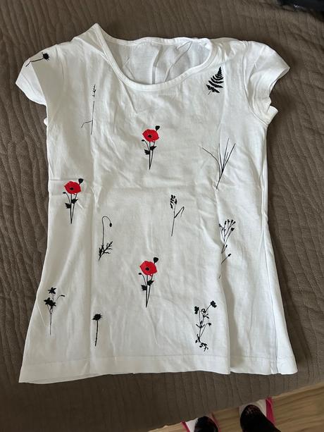 Dámske oblečenie, s