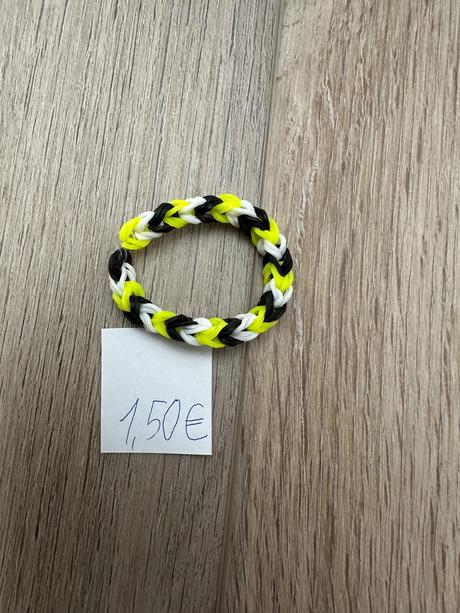 Náramok z gumičiek, 