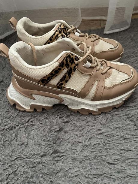 Tenisky, 38