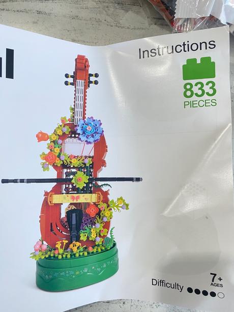 Hracia pohyblivá skladačka husle - musical violin,