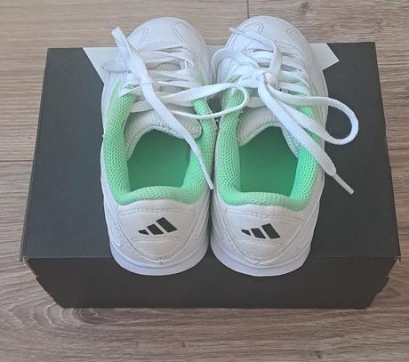 Adidas halovky č.28, adidas,28