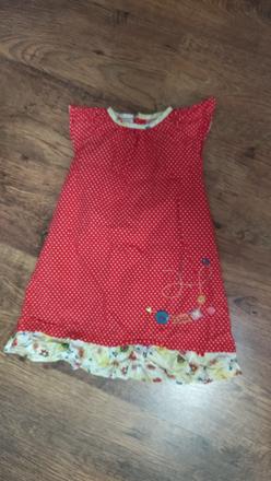 Šaty bodkované, 104