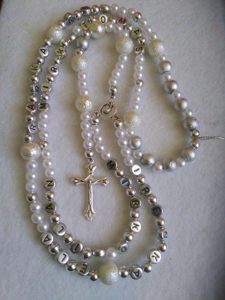 Ruženec s menom a dátumom, 