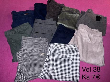 Rifle a nohavice v roznych velkostiach, 