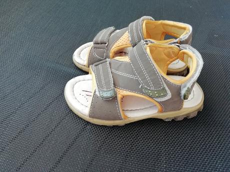 Sandálky, 26