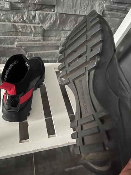 Calvin klein v.37, 37