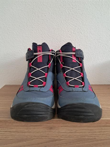 Predám dievčenské turistické topánky, 34, quechua,34